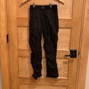 Ivivva | Lululemon Black Live to Move - girls 8